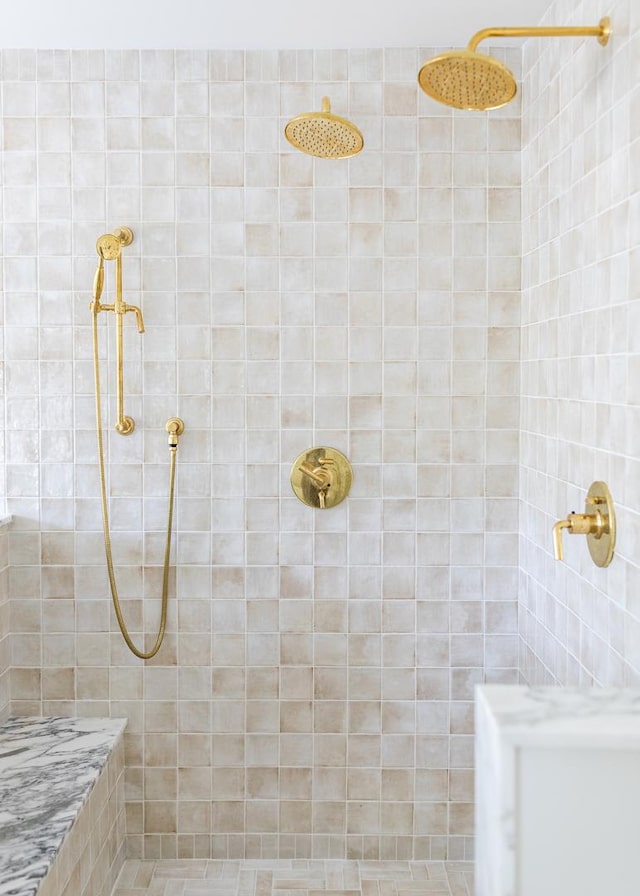 180 De Windt Rd, Winnetka, IL 60093 - bathroom featuring a tile shower