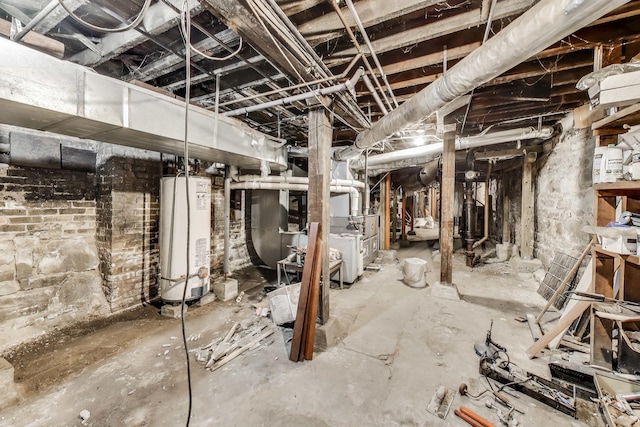 1312 N Astor St, Chicago, IL 60610 - unfinished below grade area with gas water heater