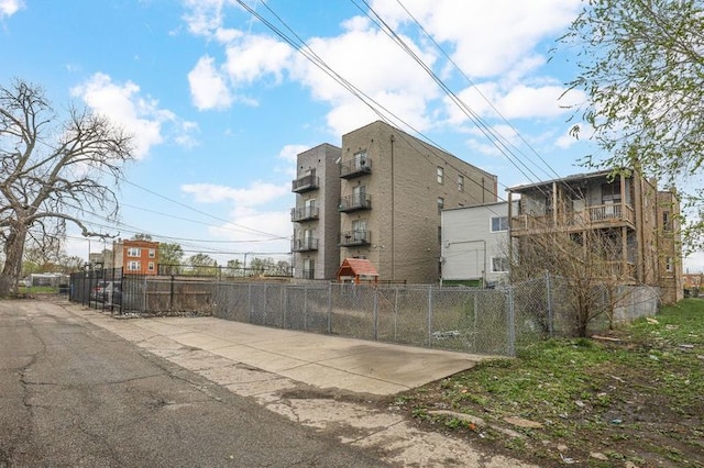 2737 W Congress Pkwy, Chicago, IL 60612 - view of building exterior with fence