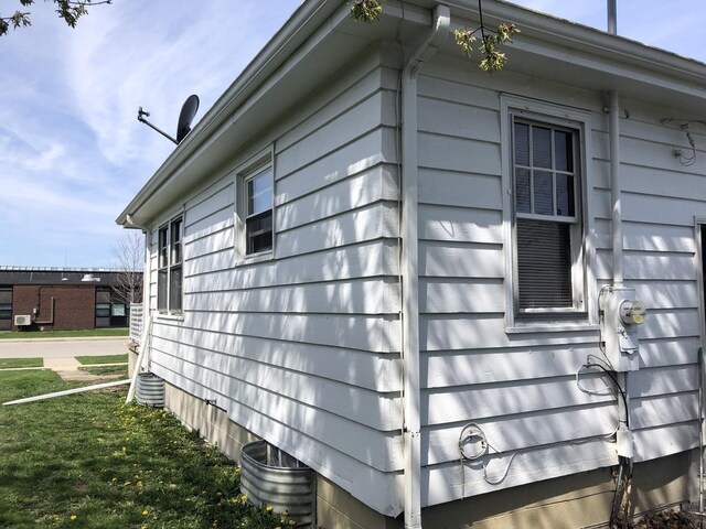 207 N Thomas St, Gilman, IL 60938 - photo 3
