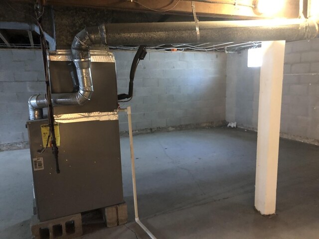 207 N Thomas St, Gilman, IL 60938 - photo 24