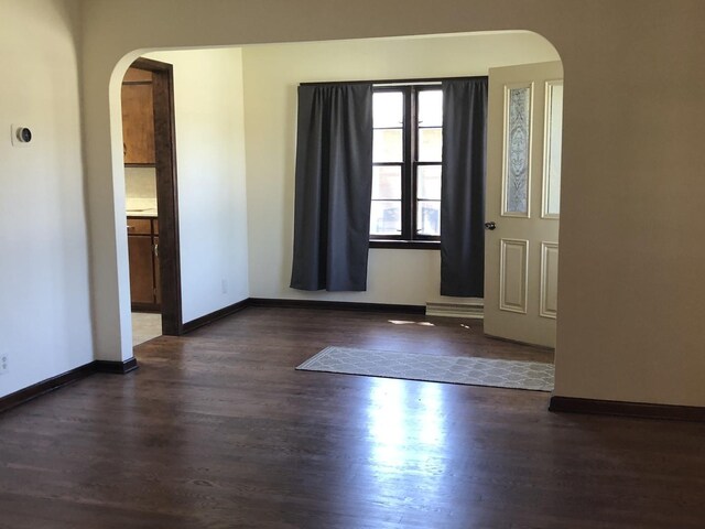 207 N Thomas St, Gilman, IL 60938 - photo 4