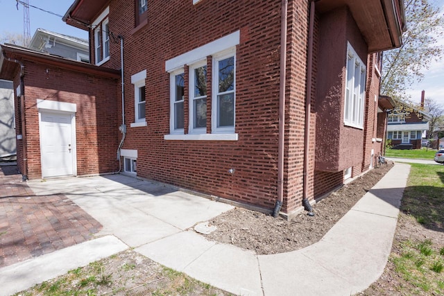 231 S Chicago Ave, Kankakee, IL 60901 - view of side of home with brick siding