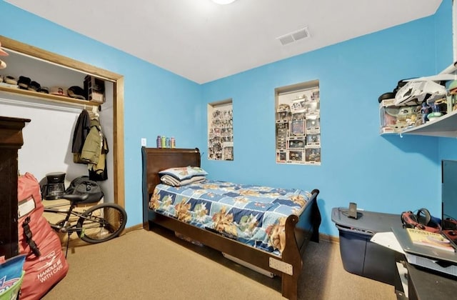 2629 W Luther St, Chicago, IL 60608 - carpeted bedroom with visible vents and baseboards
