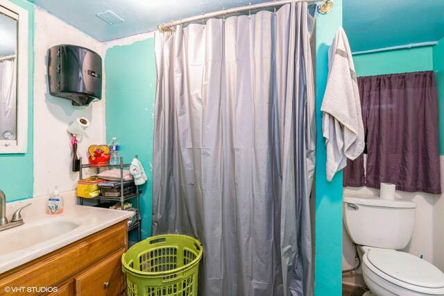 8119 S Escanaba Ave, Chicago, IL 60617 - full bath with vanity and a shower with shower curtain