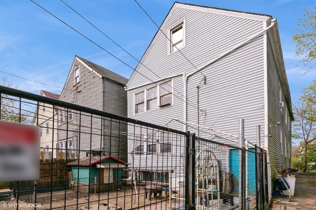 8119 S Escanaba Ave, Chicago, IL 60617 - view of property exterior