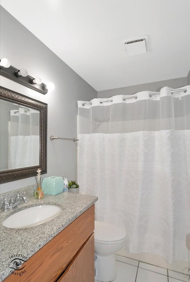 full bath with visible vents, tile patterned flooring, vanity, curtained shower, and toilet