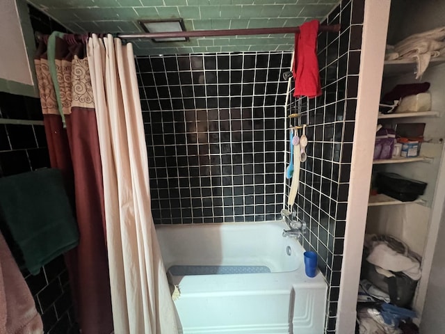 11916 S Harvard Ave, Chicago, IL 60628 - full bath featuring shower / bath combination with curtain