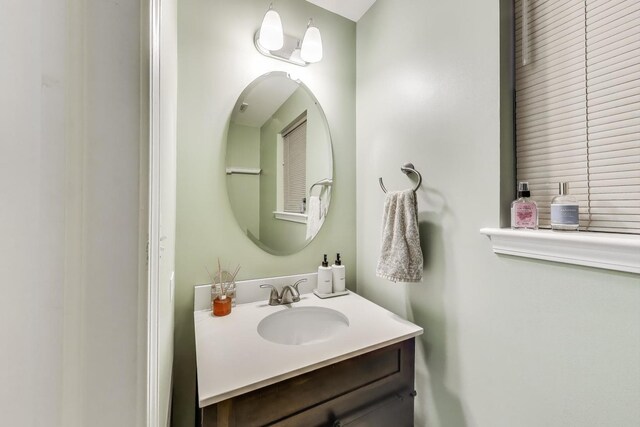 1473 N Larrabee St Unit A, Chicago, IL 60610 - bathroom featuring vanity