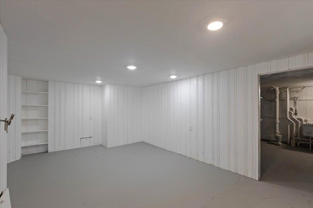 7241 N Kilpatrick Ave, Lincolnwood, IL 60712 - finished below grade area featuring recessed lighting