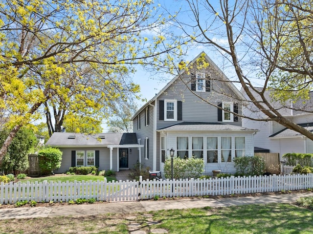view of front of house with a fenced front yard