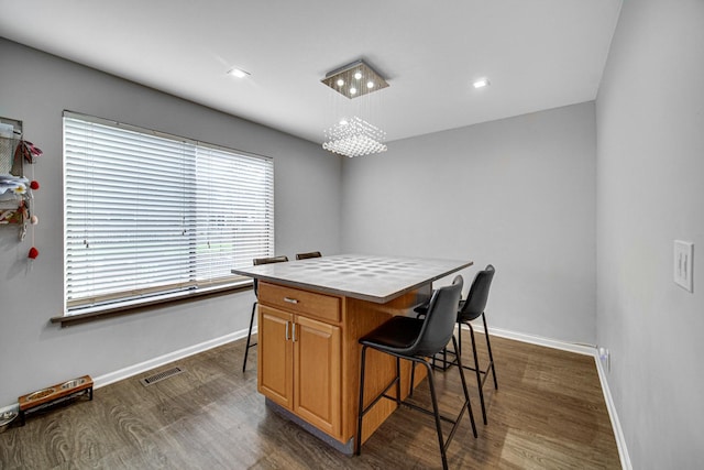 791 Overland Ct, Roselle, IL 60172 - interior space featuring dark wood-type flooring, baseboards, and visible vents