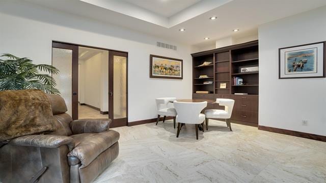 sitting room featuring recessed lighting, visible vents, and baseboards
