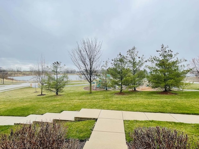 15753 Scotsglen Rd, Orland Park, IL 60462 - surrounding community with a yard and a water view