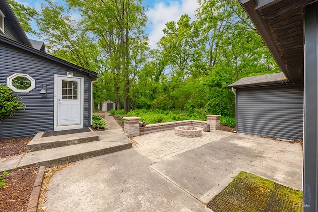 331 E Joliet Hwy, New Lenox, IL 60451 - view of patio featuring an outdoor fire pit