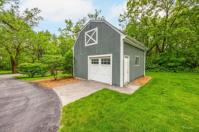 331 E Joliet Hwy, New Lenox, IL 60451 - detached garage featuring driveway