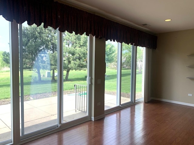 644 Tuscan Vw, Elgin, IL 60124 - entryway featuring baseboards, hardwood / wood-style flooring, and recessed lighting