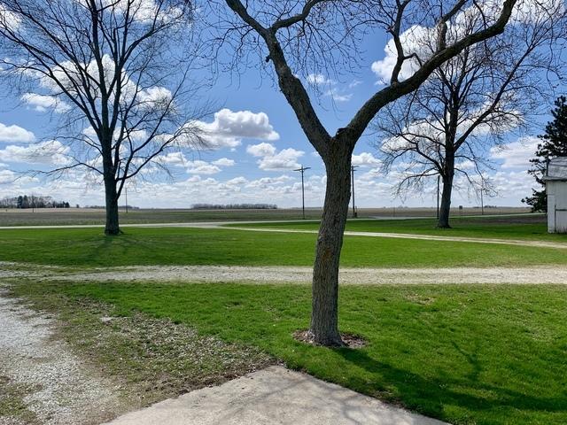 2700 E 600 N Rd, Milford, IL 60953 - view of property's community featuring a yard