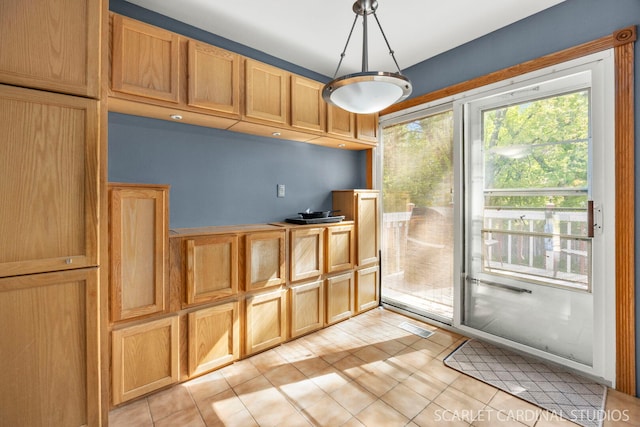 212 S River Rd, Naperville, IL 60540 - kitchen with light tile patterned floors