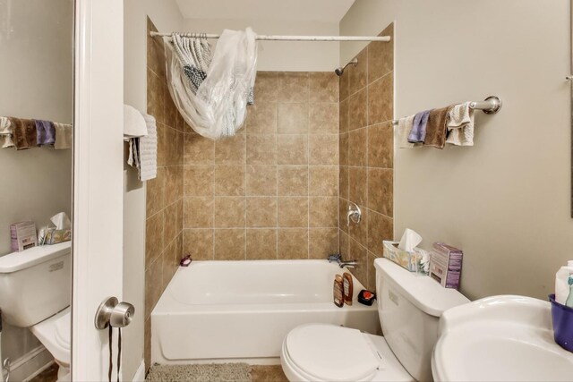 6527 S Drexel Ave, Chicago, IL 60637 - full bathroom with toilet and shower / tub combination