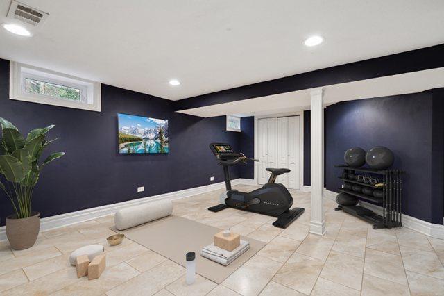 5932 107th Pl, Chicago Ridge, IL 60415 - workout room featuring visible vents, recessed lighting, baseboards, and an accent wall