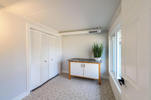 1022 Beau Brummel Dr, Sleepy Hollow, IL 60118 - interior space featuring visible vents, baseboards, and light floors