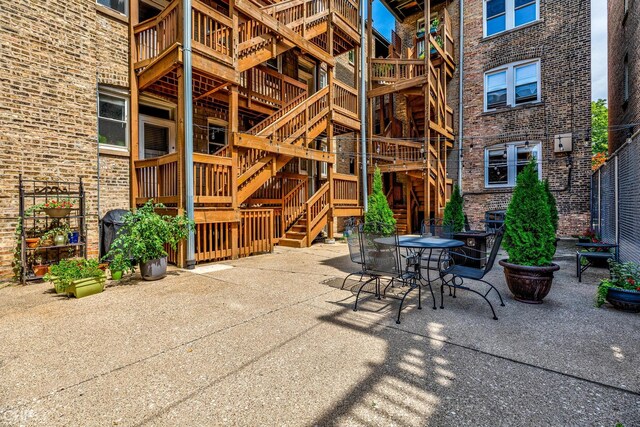 1949 W Argyle St Unit 1, Chicago, IL 60640 - view of patio with outdoor dining space