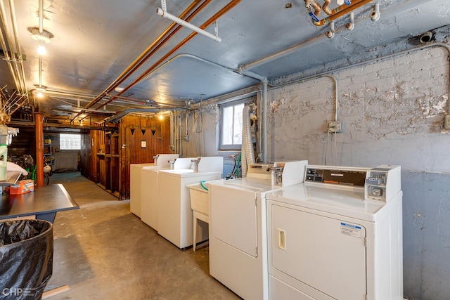 1949 W Argyle St Unit 1, Chicago, IL 60640 - laundry area featuring washer and clothes dryer