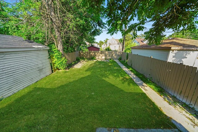 10617 S Wentworth Ave, Chicago, IL 60628 - view of fenced backyard