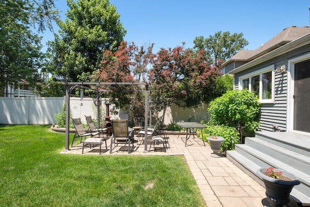 9201 175th St, Tinley Park, IL 60487 - fenced backyard featuring a patio