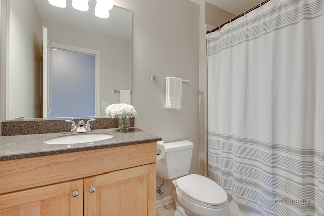 1123 E Port Clinton Rd, Vernon Hills, IL 60061 - full bathroom featuring vanity, toilet, and curtained shower