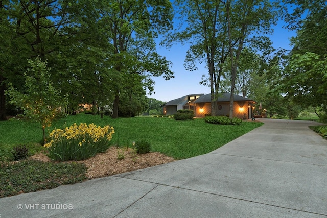 62 Foxhurst Ln, Newark, IL 60541 - view of front of house with a lawn and driveway