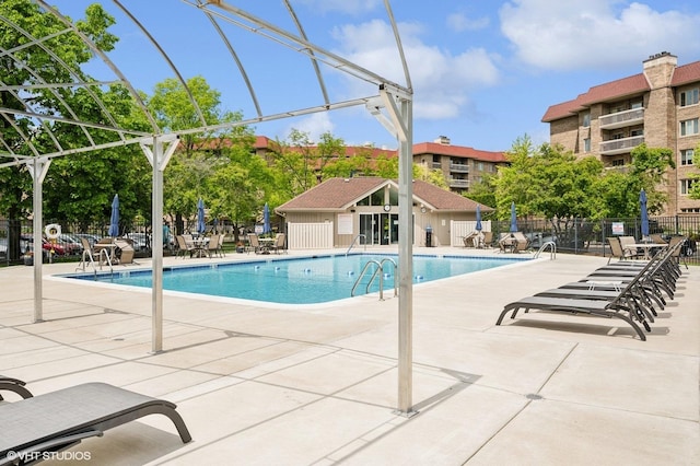 1220 Rudolph Rd Unit 5F, Northbrook, IL 60062 - community pool with a patio