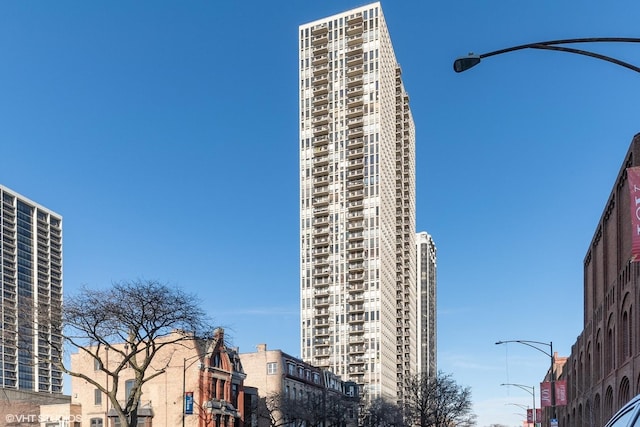 1660 N Lasalle Dr Unit 2506, Chicago, IL 60614 - view of property featuring a view of city