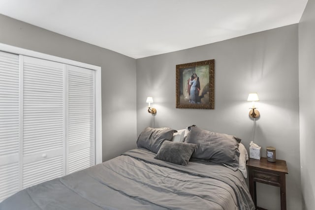 bedroom featuring a closet