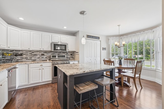 914 Wedgewood Dr, Crystal Lake, IL 60014 - photo 3