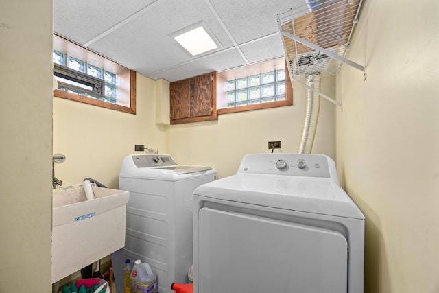 2500 S 7th Ave, North Riverside, IL 60546 - clothes washing area with separate washer and dryer