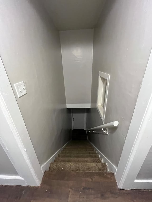 475 Laurel St, Elgin, IL 60120 - staircase featuring baseboards