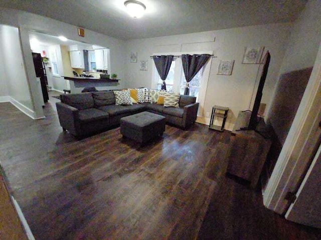 475 Laurel St, Elgin, IL 60120 - living room featuring wood finished floors and baseboards