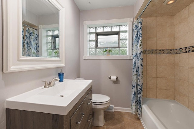 15058 Tripp Ave, Midlothian, IL 60445 - full bath with healthy amount of natural light, toilet, vanity, baseboards, and recessed lighting
