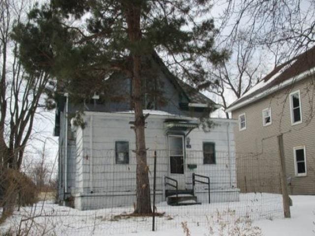1207 S Main St, Paris, IL 61944 - view of snow covered rear of property