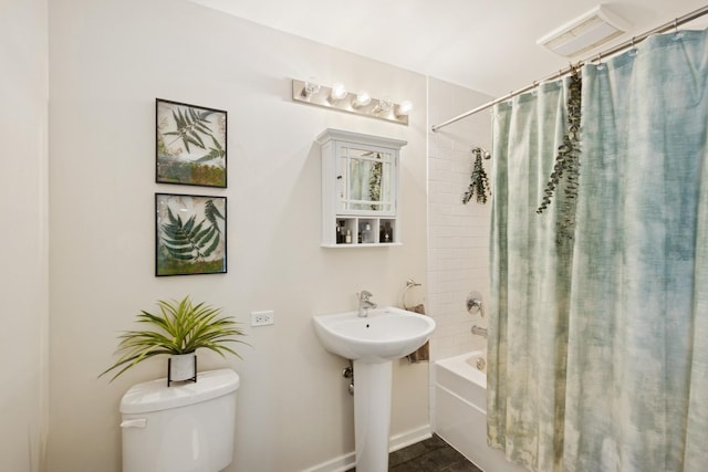 659 W Randolph St Unit 1720, Chicago, IL 60661 - bathroom with toilet and shower / bath combination with curtain