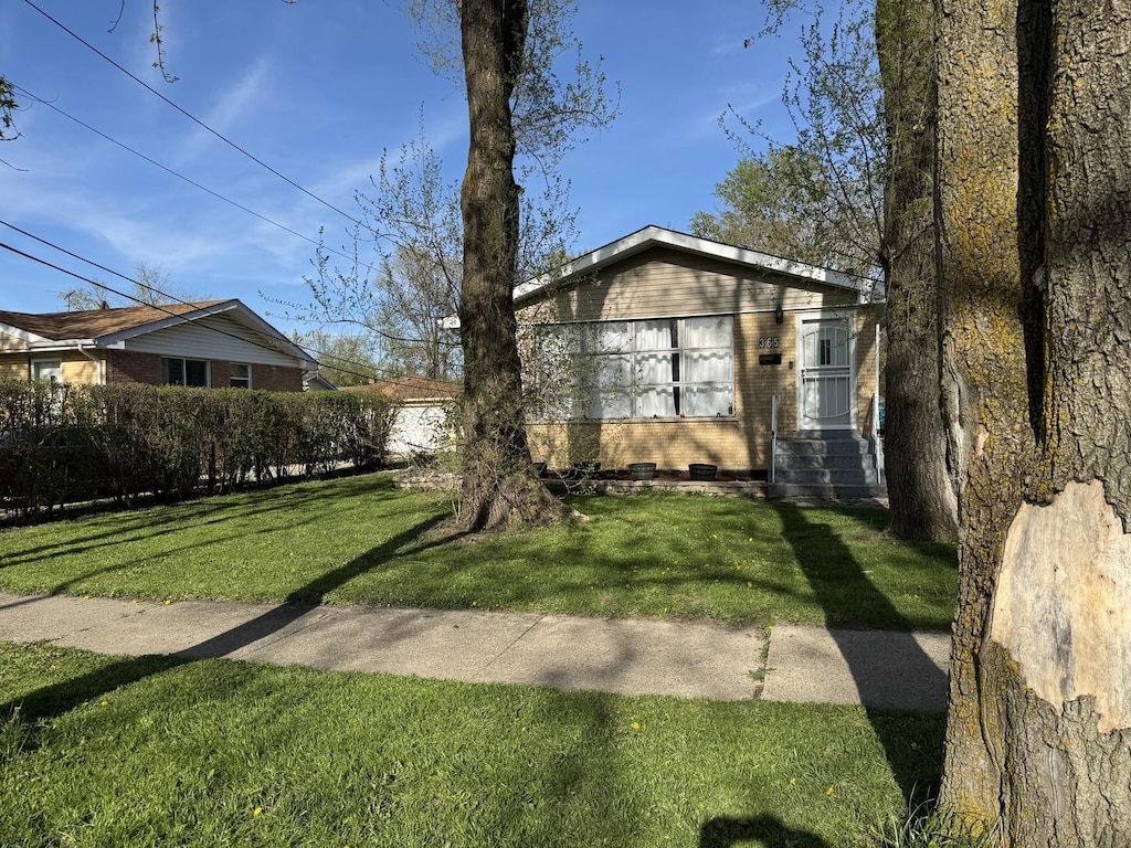 365 Sherry Ln, Chicago Heights, IL 60411 - view of yard featuring central AC