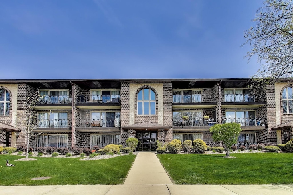 7545 Sheridan Dr Unit 1C, Willowbrook, IL 60527 - view of property