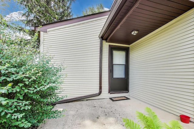 2021 Oak Dr, Mchenry, IL 60050 - doorway to property