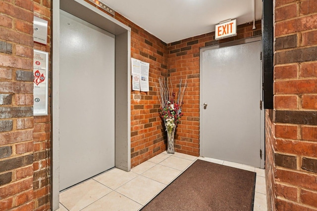property entrance with elevator
