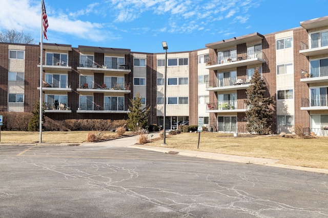5540 Walnut Ave Unit 22C, Downers Grove, IL 60515 - view of apartment building / complex