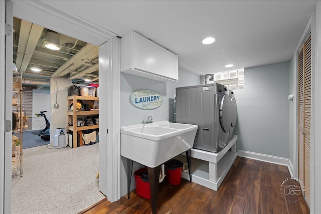 6N225 Circle Ave, Medinah, IL 60157 - laundry area featuring independent washer and dryer, baseboards, and wood finished floors