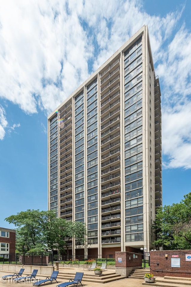 2605 S Indiana Ave Unit 809, Chicago, IL 60616 - photo 1