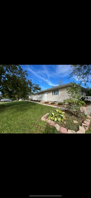 34830 47th St, Burlington, WI 53105 - view of yard